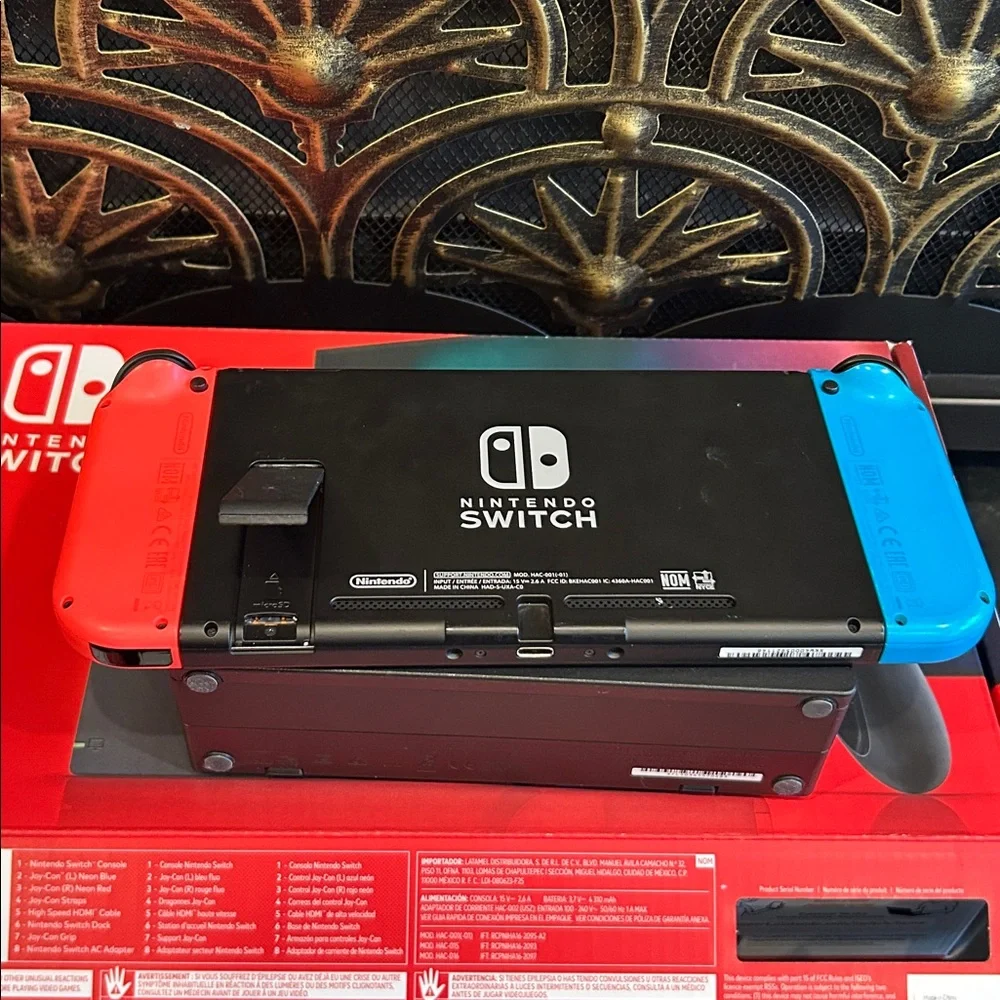 Nintendo Switch - Picture 9 of 13